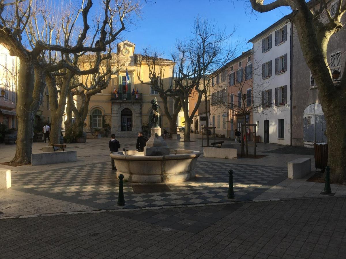 La Petite Bergerie, Les Hautes Roches Коллобрьер Экстерьер фото